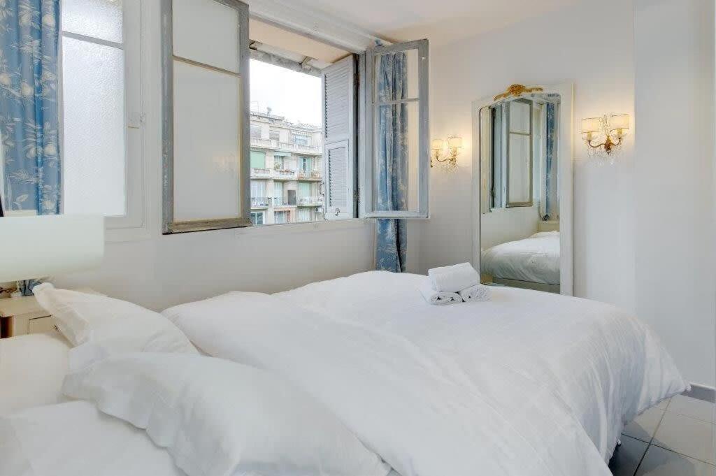 Sunny Corner Apartment